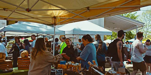 Chic's Beach Market