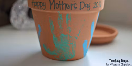 "Pots" of love for mom