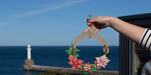 Poinsettia Wooden Wreath Workshop