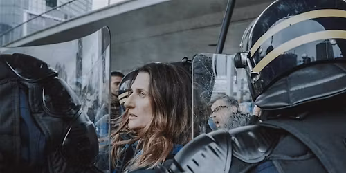 Quelques jours pas plus \/ Just a Few Days