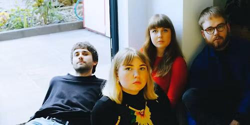 Girl Scout in Paradiso