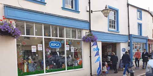 Christmas Cash Raffle Draw and bargains to be had.