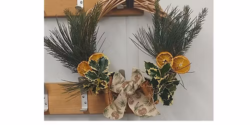 Natural Christmas wreath making at Kingsbury Water Park