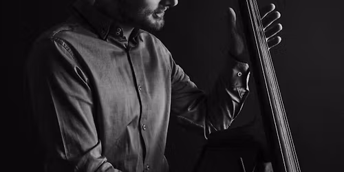 Kristalni abonma: Z\u030cIGA TRILAR Z GOSTI