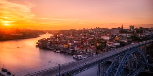 Solo travellers: casual hangout in Porto (4pm)
