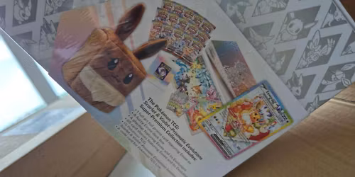 Pokemon: Scarlet & Violet Prismatic Evolutions Super Premium Collection SALG!