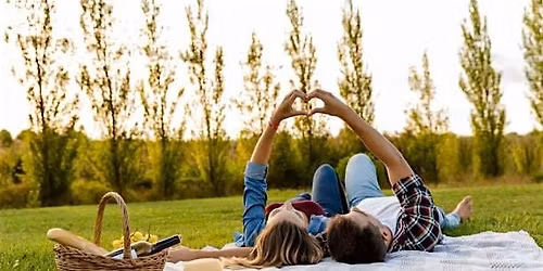 Paris Area - Pop Up Picnic Park Date for Couples! (Self-Guided)