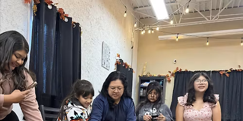 ROO-dolf\u2019s Holiday Hangout (Adult Kangaroos)