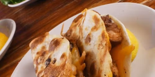 Happy Hour 50% off at Lucky's