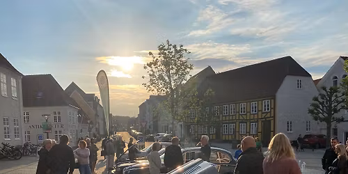 Jaguarer p\u00e5 Torvet i Middelfart