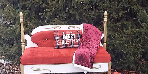 Santa Claus Comes to Christmas Lane