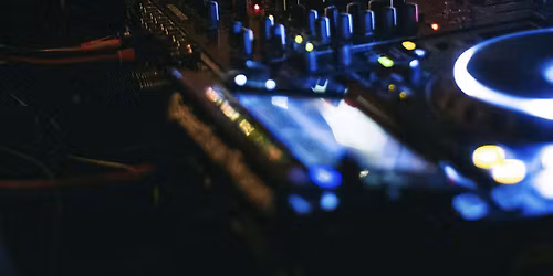 \u5fa9\u53e4\u5348\u591c\u5012\u6578\u6d3e\u5c0d Retro Midnight Countdown Party