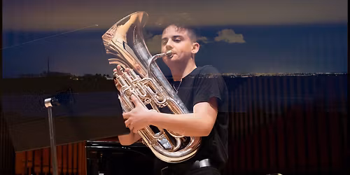 Natkirke - \u00c5ben kirke med d\u00e6mpet belysning og musik.