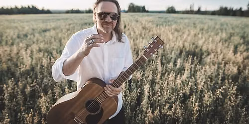 Kipin\u00e4n lavalla Mika Nuorva Trio