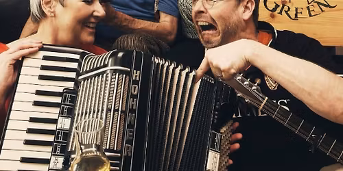 Woodpeckers Green live on Stage 