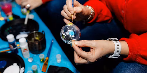 Tinsel Tavern: Ornament Crafting \u2744\ufe0f\ud83c\udfa8