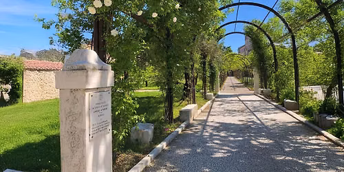 A S\u2019passo al giardino mistico di Venezia e Chiesa degli Scalzi
