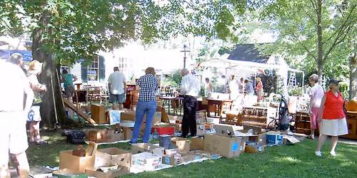 Annual Antiques Auction