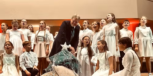 MUZIKIN\u0116 POPIET\u0116 VISAI \u0160EIMAI. OPER\u0116L\u0116 VAIKAMS \u201eOGINSKIO VAIKYST\u0116\u201c