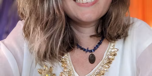 Tarot and past life readings with Sora