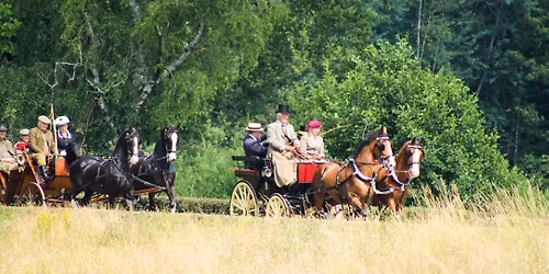 Antieke koetsentocht met defil\u00e9