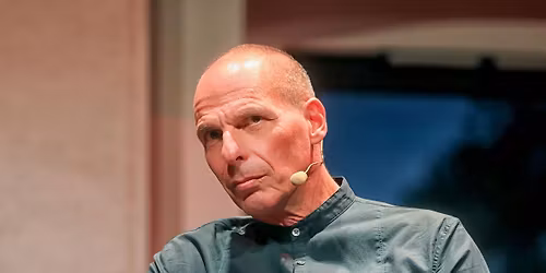 Kriti\u010dni kabaret: Janis Varufakis \/\/ RAZPRODANO