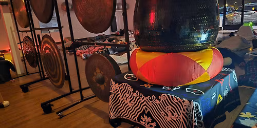 Waning Crescent  Moon Sound Bath with George and Reiki Practitioner Chrissy