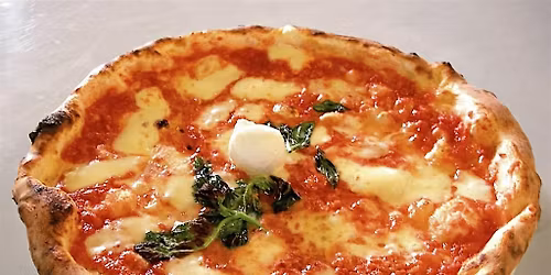 Sicilian Cooking Workshops in Berlin: Homemade Pizza + unlimited drinks