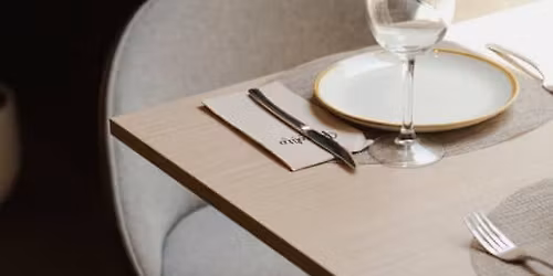 Men\u00fa en Portolito Centro +  Masaje con piedras volc\u00e1nicas