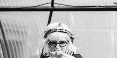 DE GUDDE WELLEN - MISS SAPPHO's in da HOUSE w. CHALEE GREY