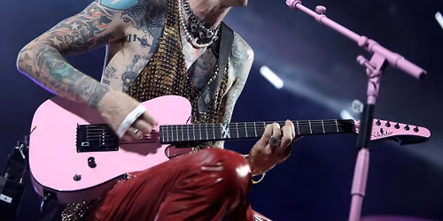 Machine Gun Kelly live in St Louis