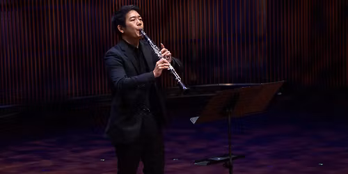 Sang Yoon Kim Plays Mozart\u2019s Clarinet Concerto 