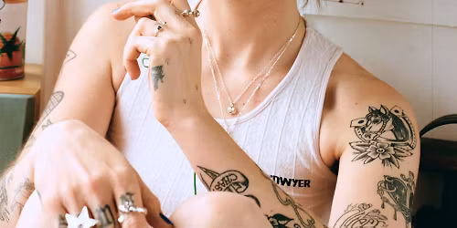 girli: Live + Signing