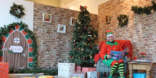 Elf's cosy Christmas storytime