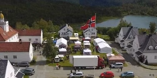 TORVDAG P\u00c5 BJ\u00d8RNLI