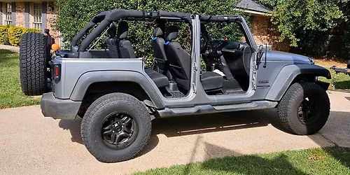 Salty Jeepers Meet and Go Topless