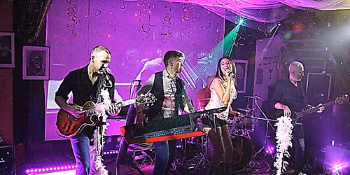 Just Like Fire en Concert - Appelez-Moi Madame