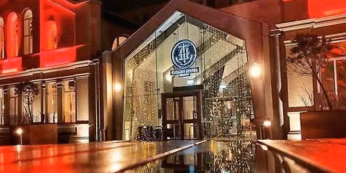 TITANIC HOTEL NOVEMBER MARKET