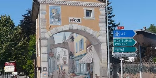 PUCES AUX COUTURIERES