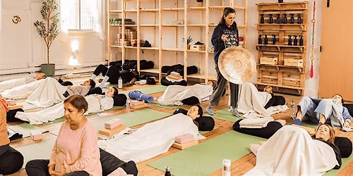 Soothing Soundbath Experience