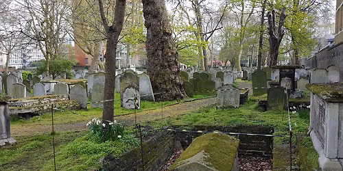 TOMBS WITH A VIEW: Bunhill Fields Burial Ground