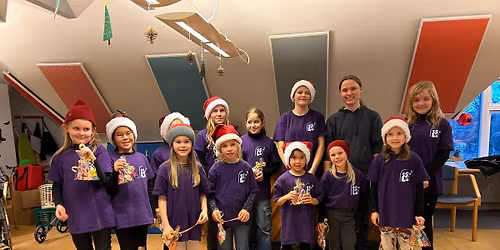 De ni l\u00e6sninger med alle sognets unge sangere