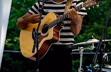 Live Music with Wayne Snow