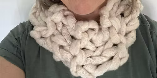Hand-Knit a fluffy cowl