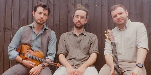 Shaer,Moss and Warnock at The NEW Everyman Folk Club 