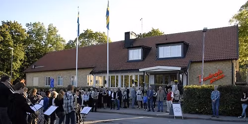 Stor h\u00f6stauktion s\u00f6ndag 16 november Danderydsg\u00e5rden kl.13:00 visning fr\u00e5n kl.12:30