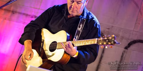 Live at Tamworth Square.  