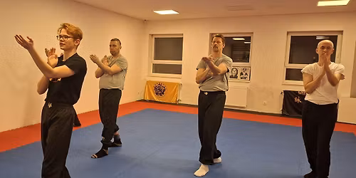 EDZ\u00c9S \u2022 h\u00e9tf\u0151n \u2022 \u00dajbud\u00e1n a Gab\u00e1nyi Sportcsarnokban \u2022 Wing Tsun Kung Fu \u2022 mozg\u00e1s, \u00f6nv\u00e9delem, fejl\u0151d\u00e9s