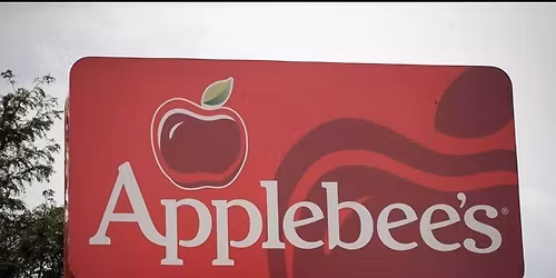 Thanksgiving Night Dinner and Drinks @ Applebees