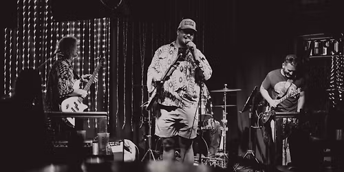 GawgaOutlaw at Sixes Tavern for the final 2025 bike night